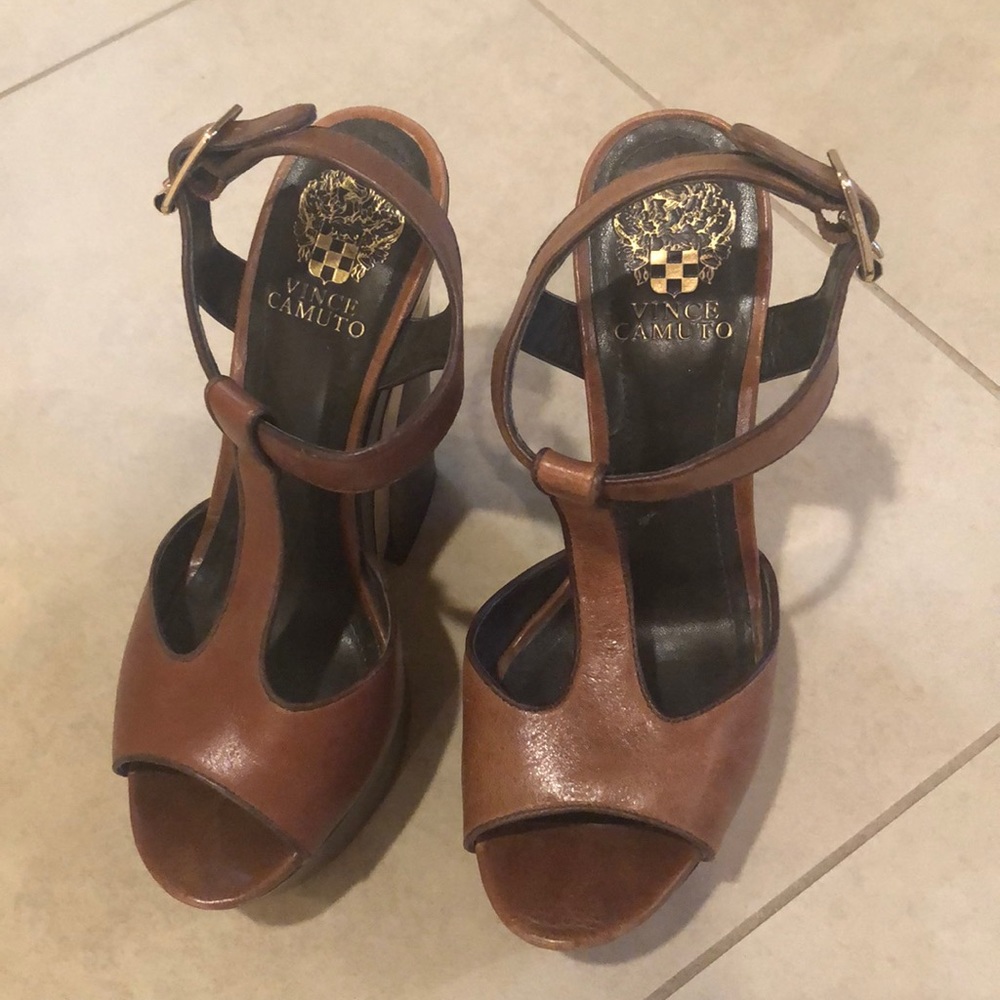 Vine Camuto Brown/Gold strappy wedges.